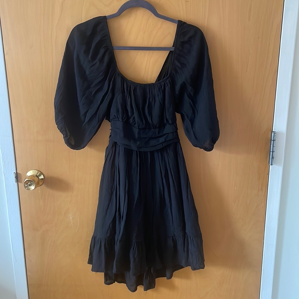 BLACK FLOWY DRESS